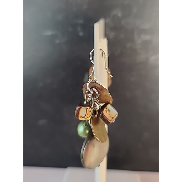 Green And Tan Beaded Shell Dangling Earrings Vintage Costume Jewelry - Picture 4 of 10
